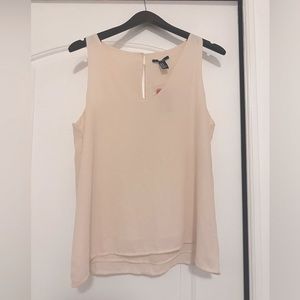 NWT Women’s Ivory/Cream V-neck Sleeveless Blouse/Tank Top - Forever21 - Size M